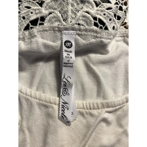 Leo & Nicole Women's Crochet Tank Top White Stretch USA Size Medium - Picture 5 of 8
